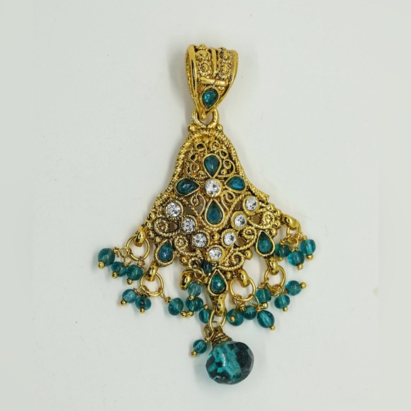 Jewelry - Indian costume jewellery pendant.
